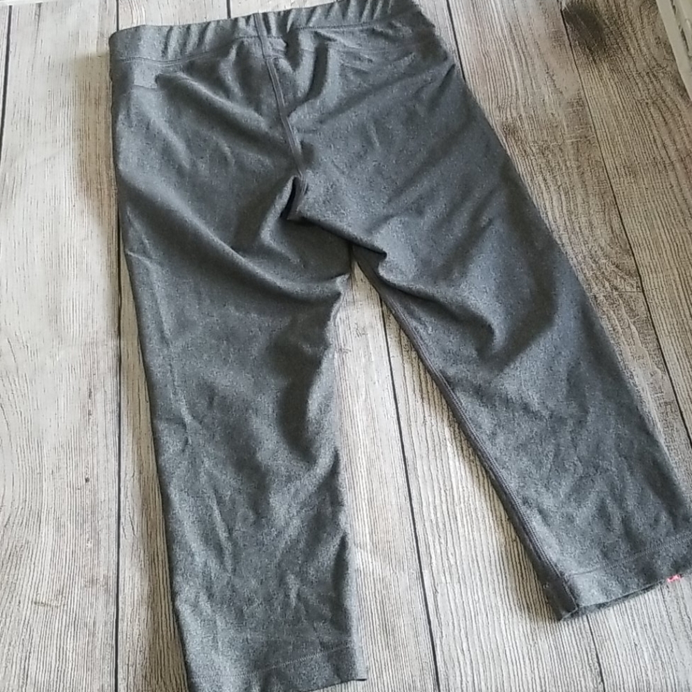 Under Armour Compression Capris Medium M - image 5